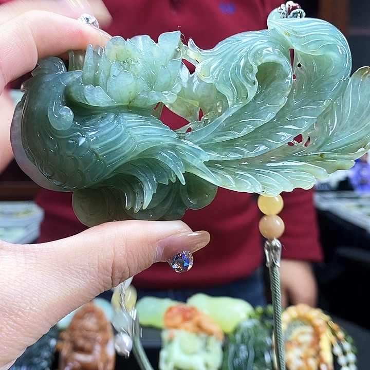 蛇纹石玉吊坠未镶嵌