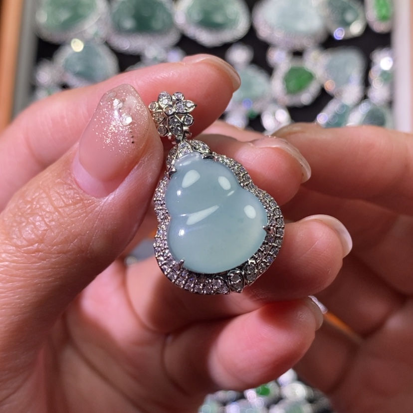 【闪购商品】翡翠颈饰未镶嵌天然