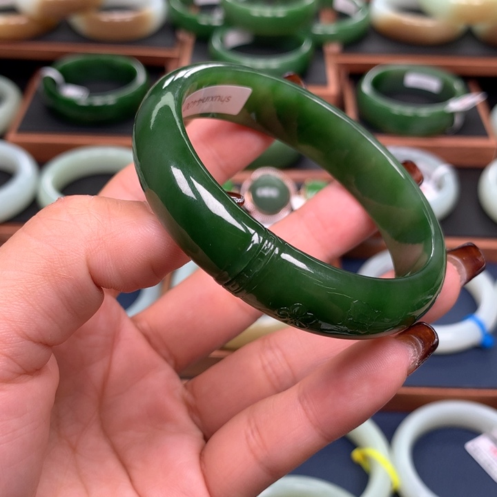 和田玉（碧玉）手镯未镶嵌