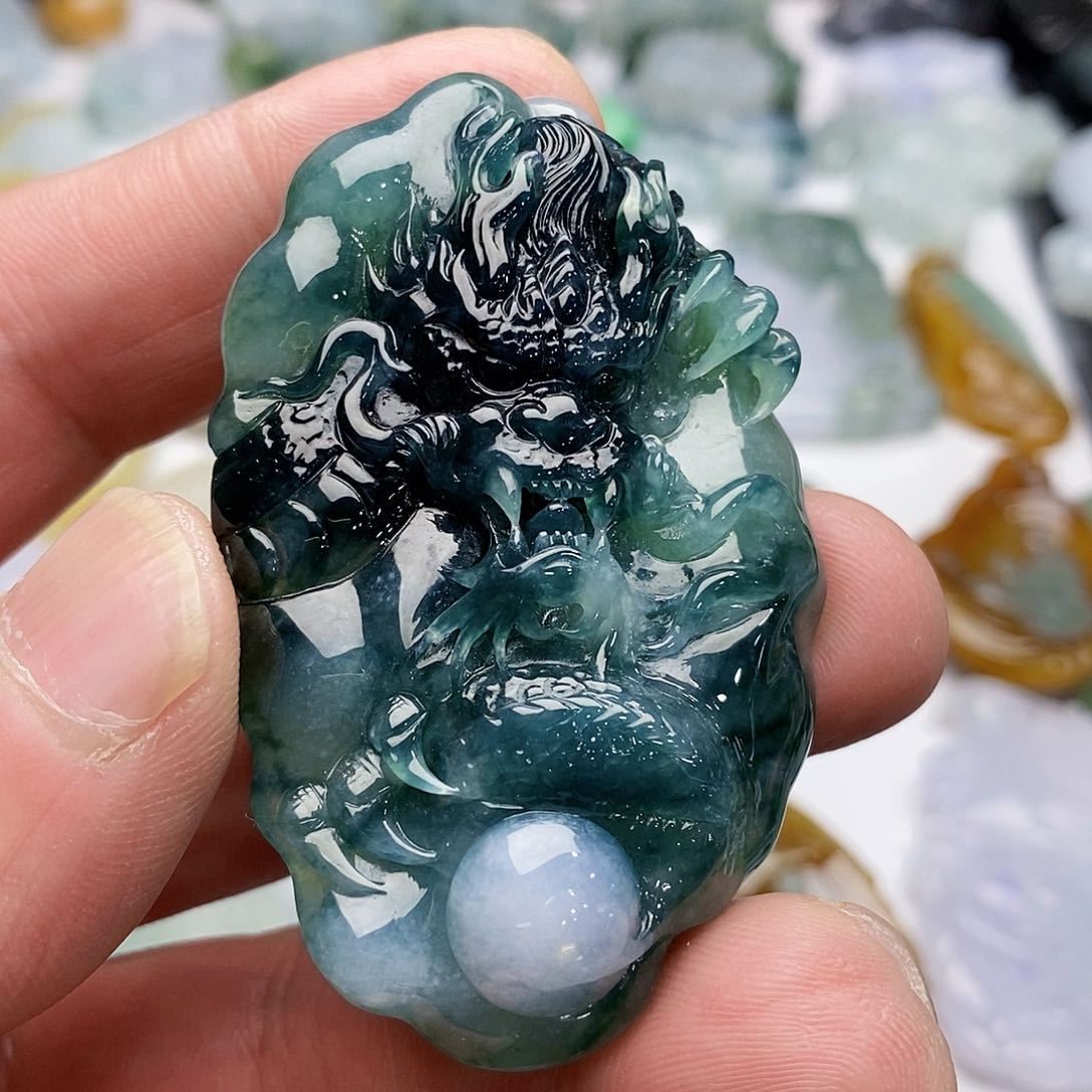 翡翠颈饰未镶嵌老蓝水霸王龙