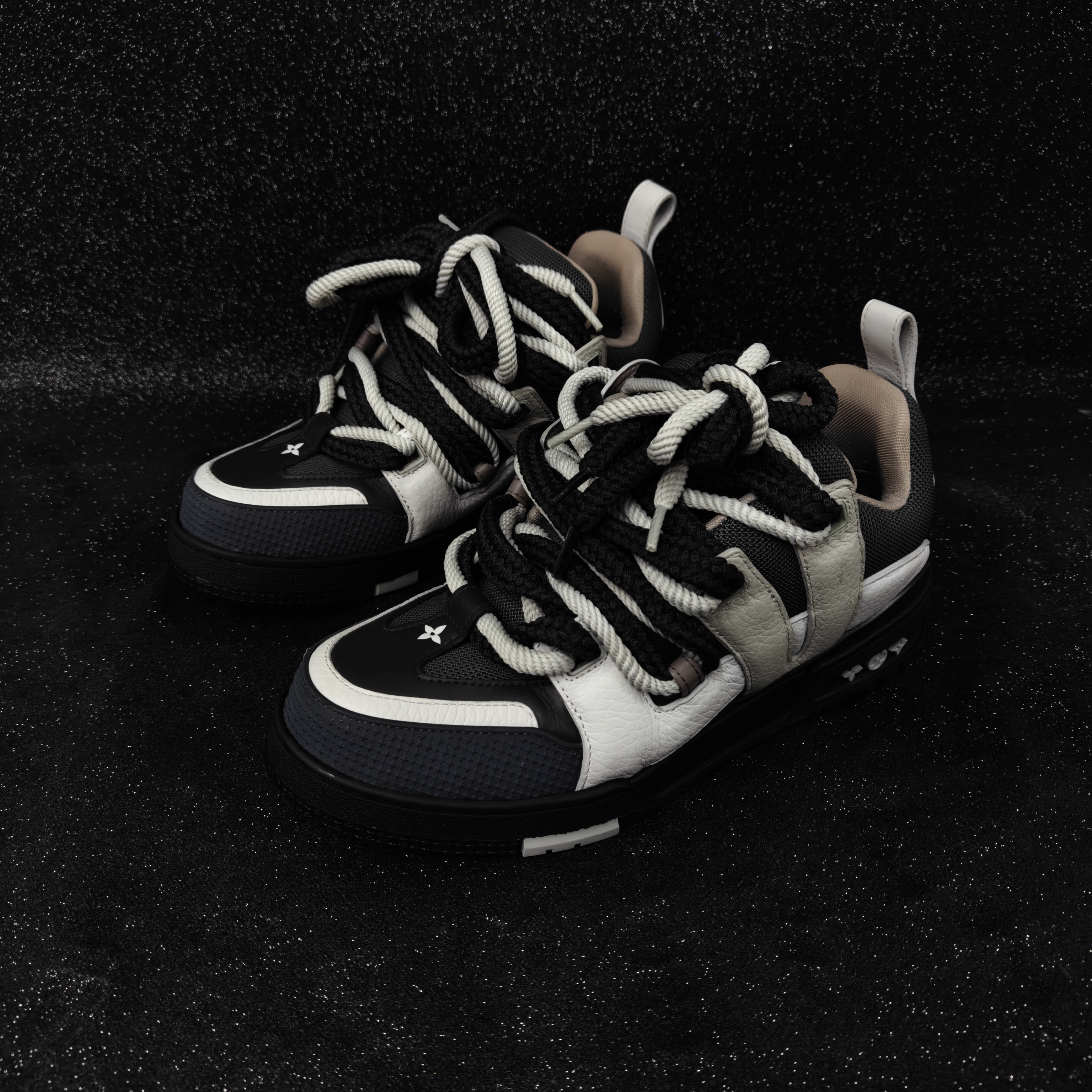 99新 LouisVuitton/路易威登 登o6码/40码/黑灰Skate面包鞋