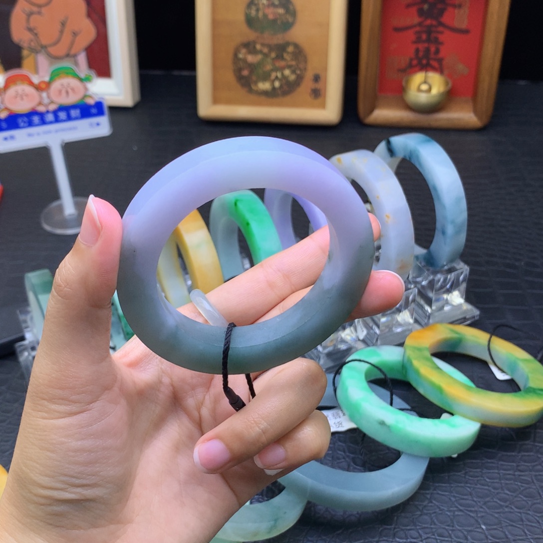 定制翡翠未镶嵌翡翠手镯