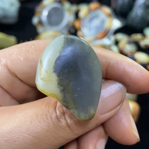 和田玉（糖玉）未镶嵌车挂