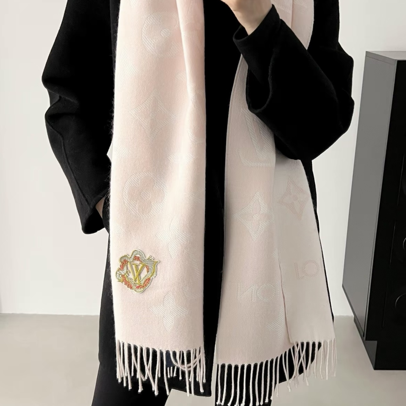 未使用 LouisVuitton/路易威登 龙年限定羊毛围巾 lm4107