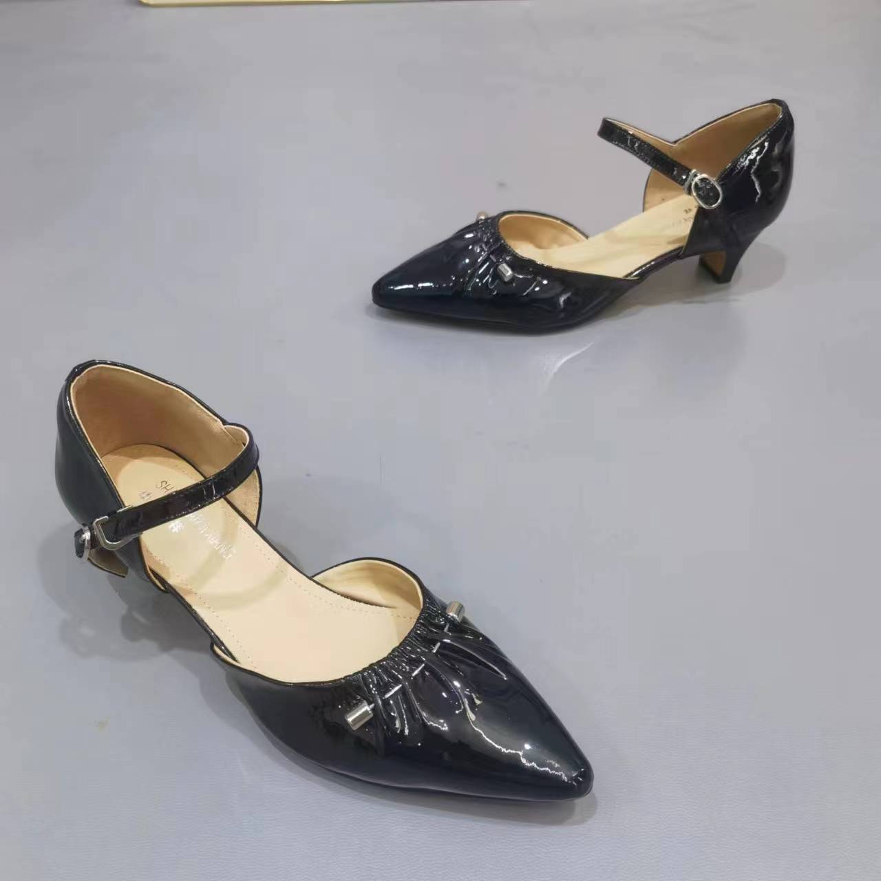 69（三号）商场断码女鞋 留言主播给的编号