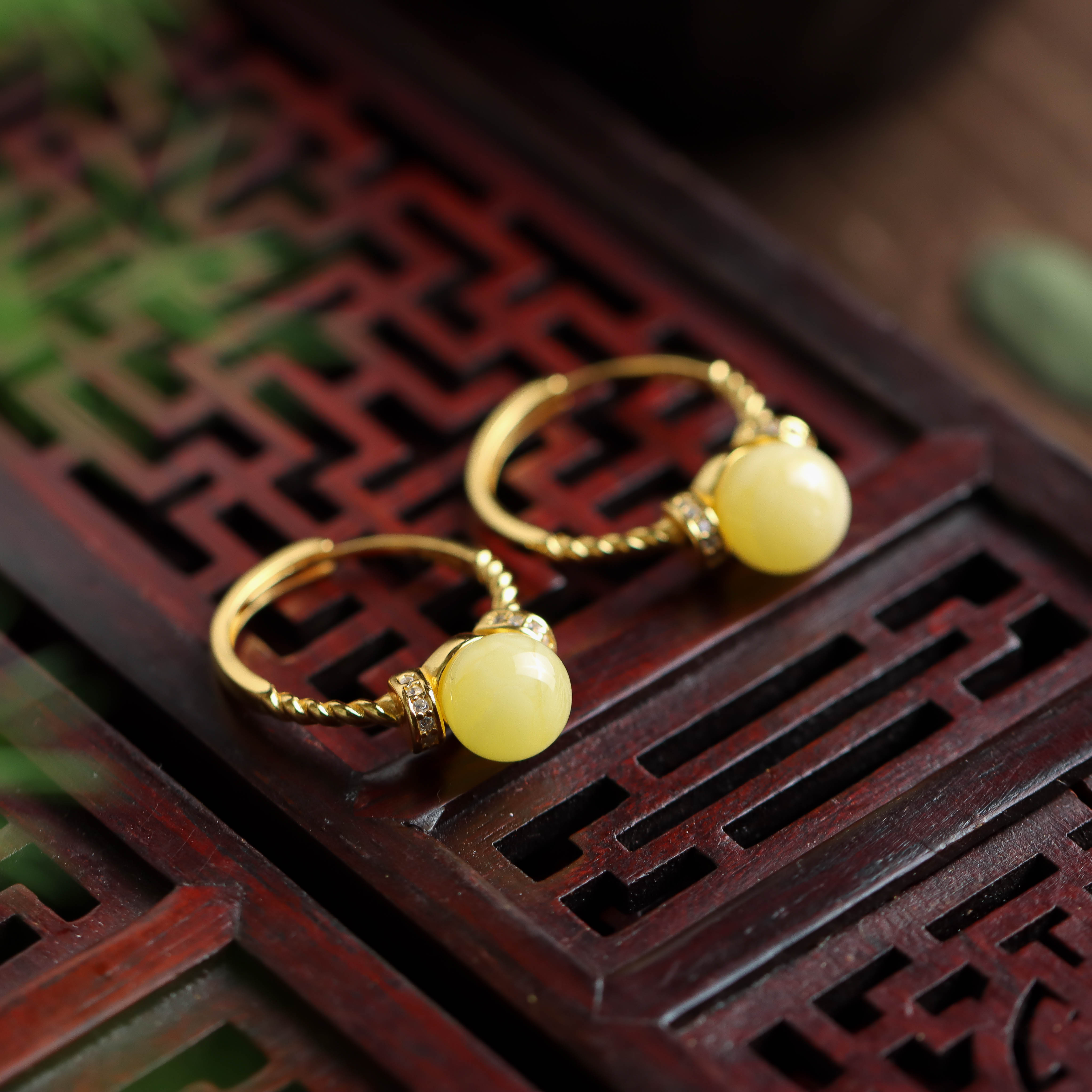 S925银镶嵌蜜蜡圆珠女款戒指（多样性发货 发其一）