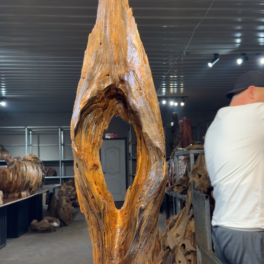 大***来木王一刀琥珀木摆件66