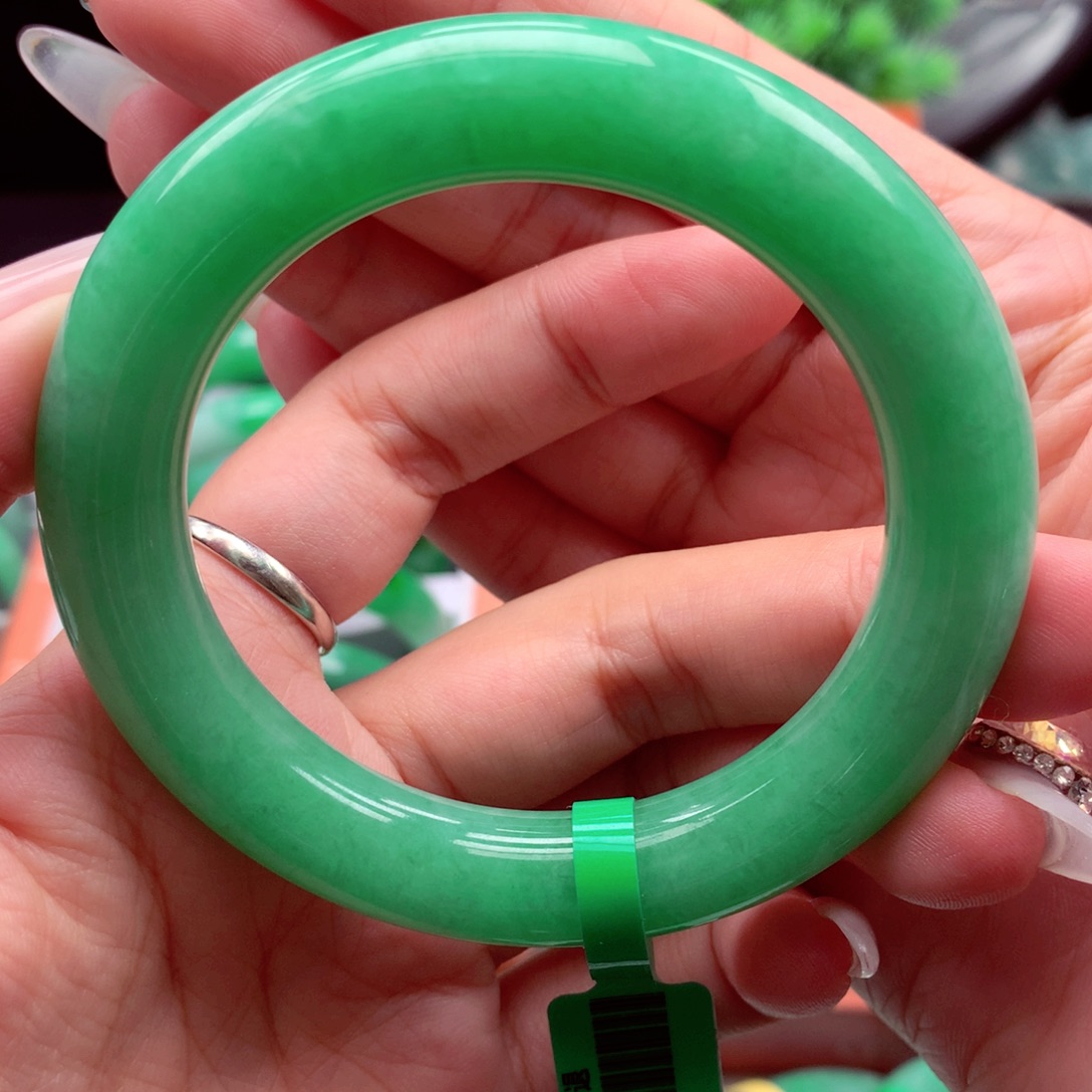 翡翠未镶嵌手镯翡翠