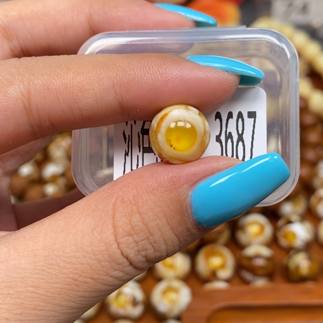 蜜蜡未镶嵌珠宝奇石3687