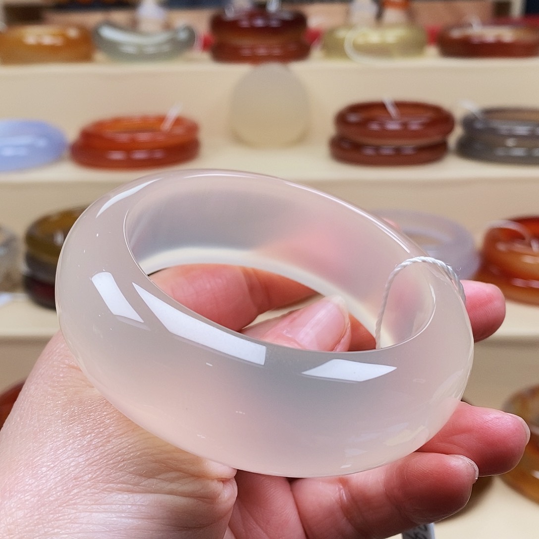 玛瑙/玉髓手镯未镶嵌