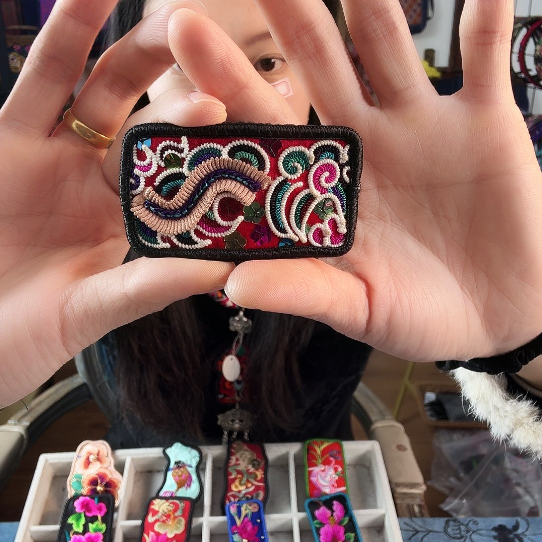 云***衣织绣手工刺绣工艺