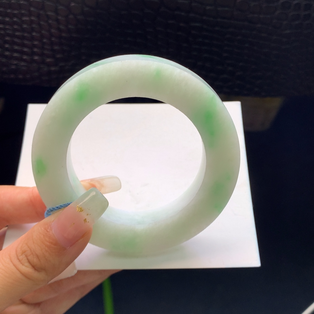 定制翡翠未镶嵌手镯