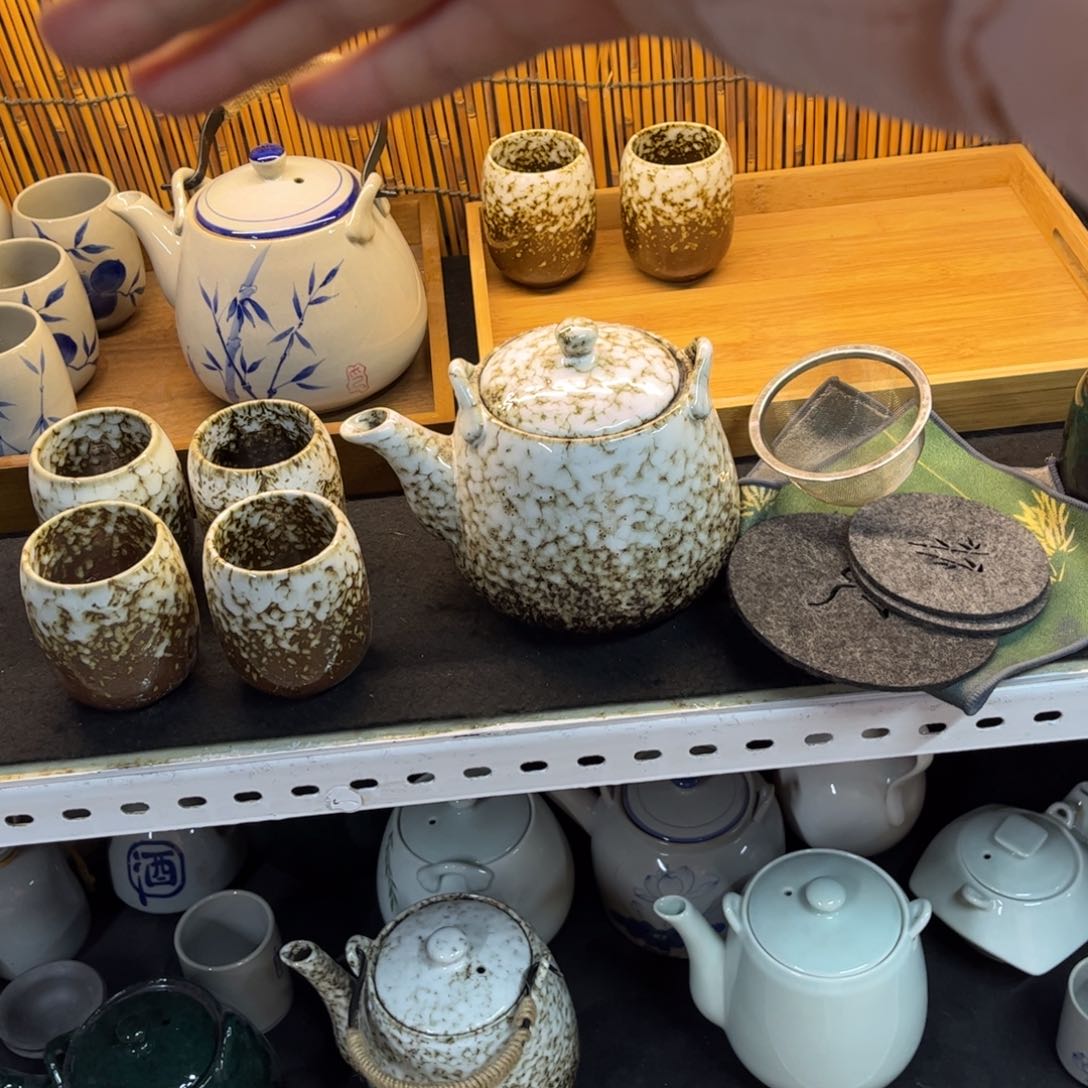 窑变白，一壶四杯。送过滤，茶巾，杯垫