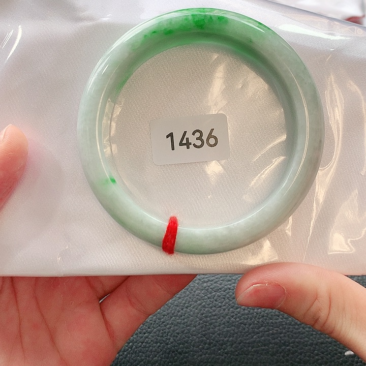 翡翠手镯未镶嵌天然翡翠手镯