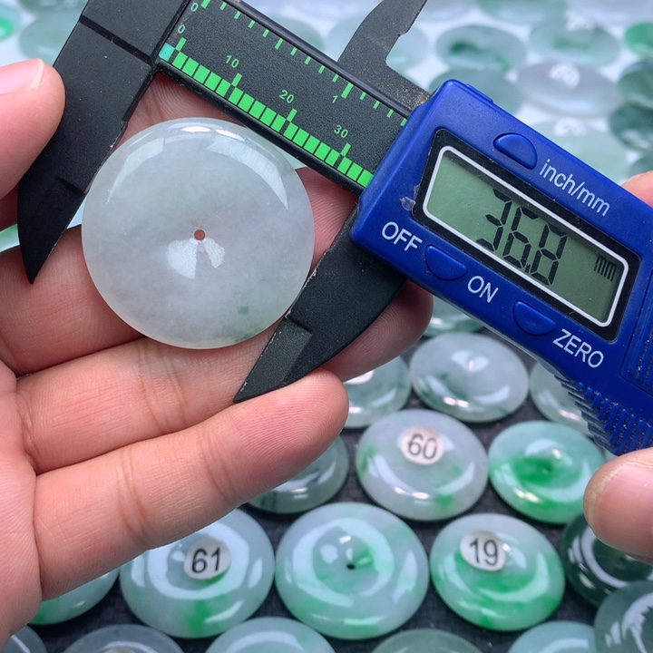 翡翠颈饰未镶嵌缅甸天然A货翡翠