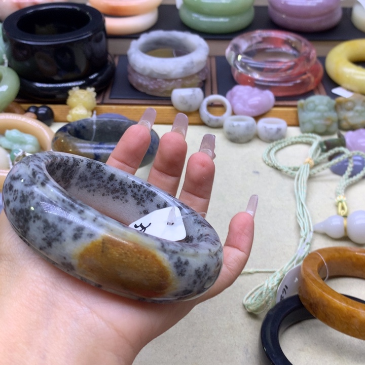 石英质玉135789087656未镶嵌方***洞