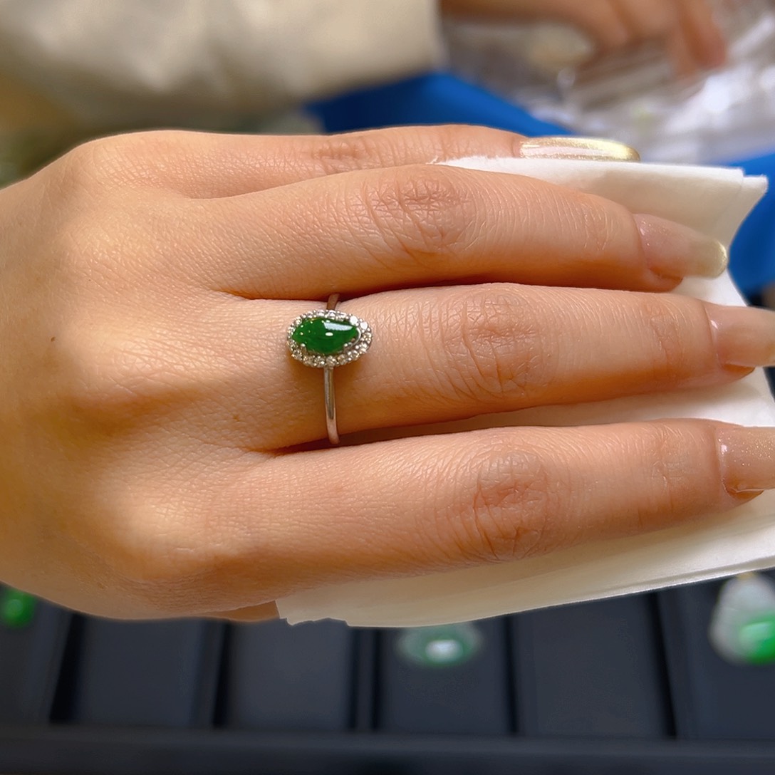 翡翠颈饰银S925镶嵌翡翠