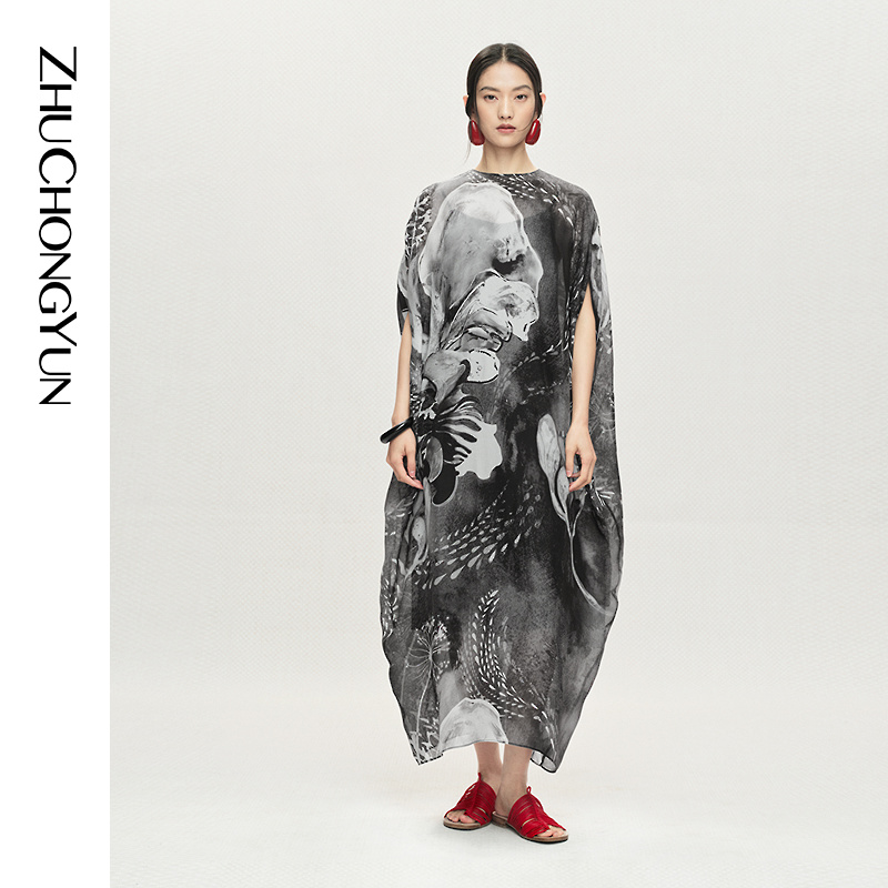 【深海之境】ZHUCHONGYUN2026夏新款轻薄真丝印花连衣裙C1GB23886
