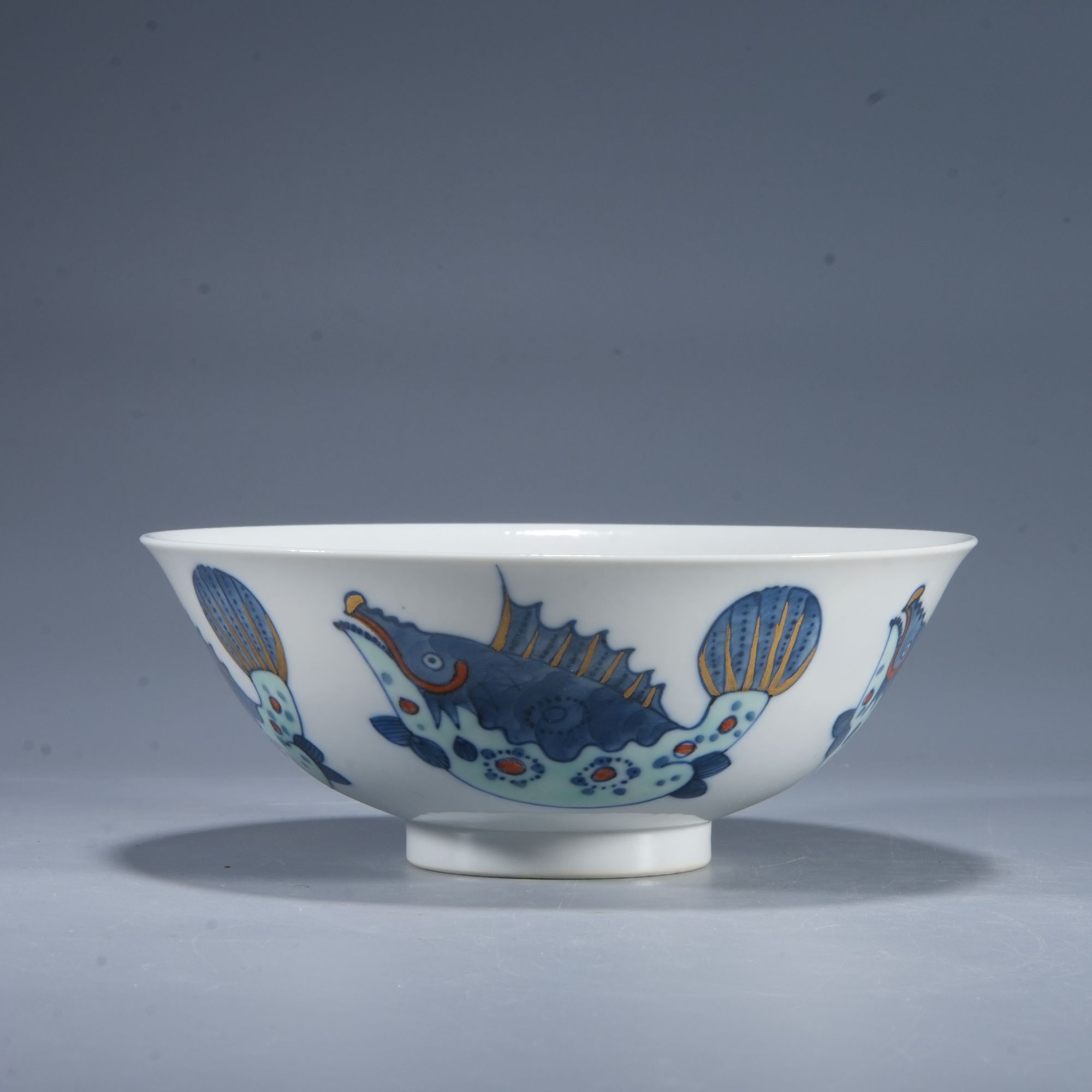 h576/清康熙 青花五彩鱼藻纹碗【华豫之门甄选】