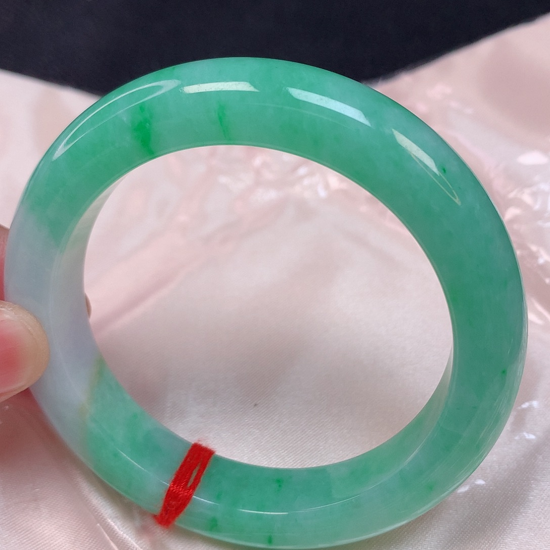 翡翠手镯未镶嵌57+ 翡翠手镯