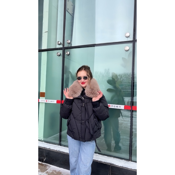 防风连帽女冬抗寒保暖短款加厚白鸭绒收腰显瘦羽绒服