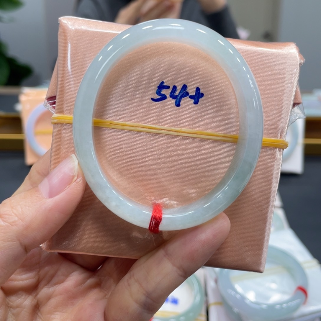 翡翠未镶嵌手镯翡翠