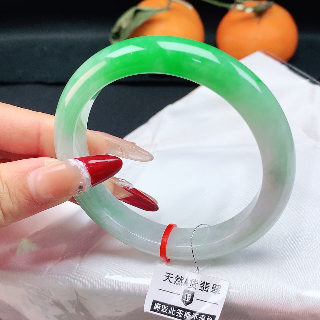 翡翠手镯未镶嵌多**界58圈