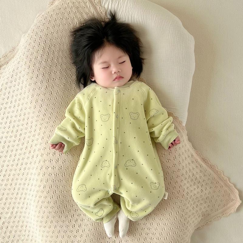 秋冬休闲无袖单排扣长袖爬服哈衣睡衣新生儿满印奥粒绒