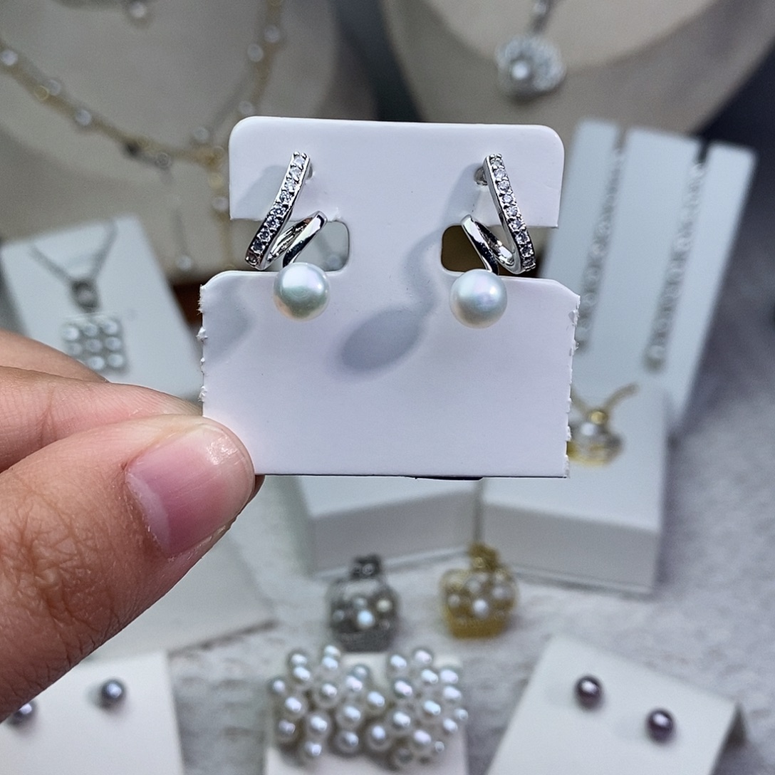 银S925镶嵌淡水珍珠耳饰