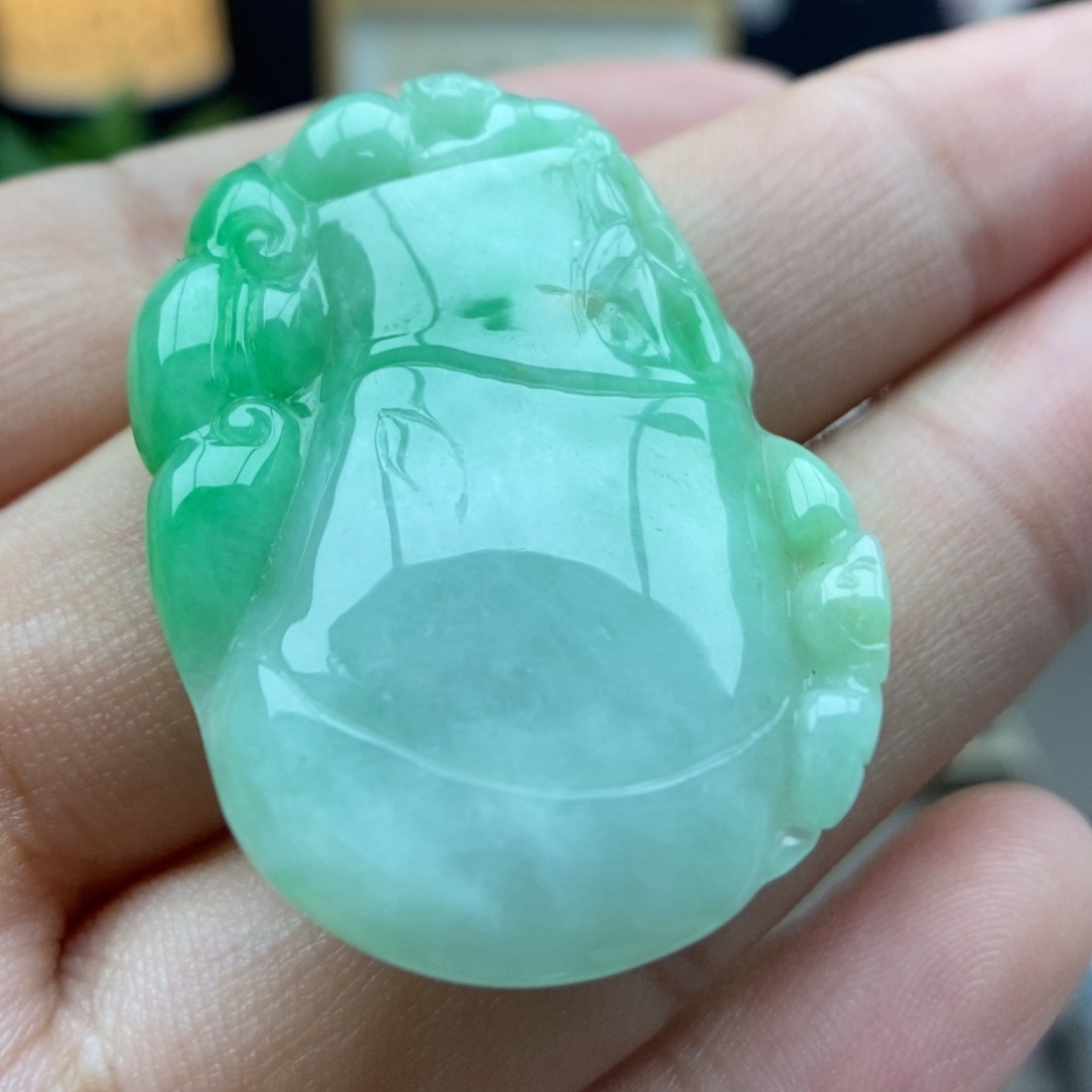 翡翠未镶嵌颈饰吊坠