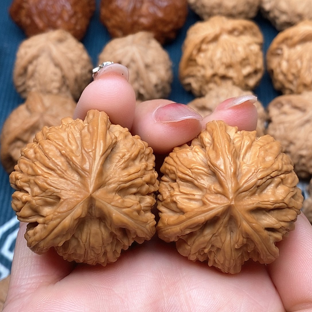 文玩核桃吊坠玉龙38.5