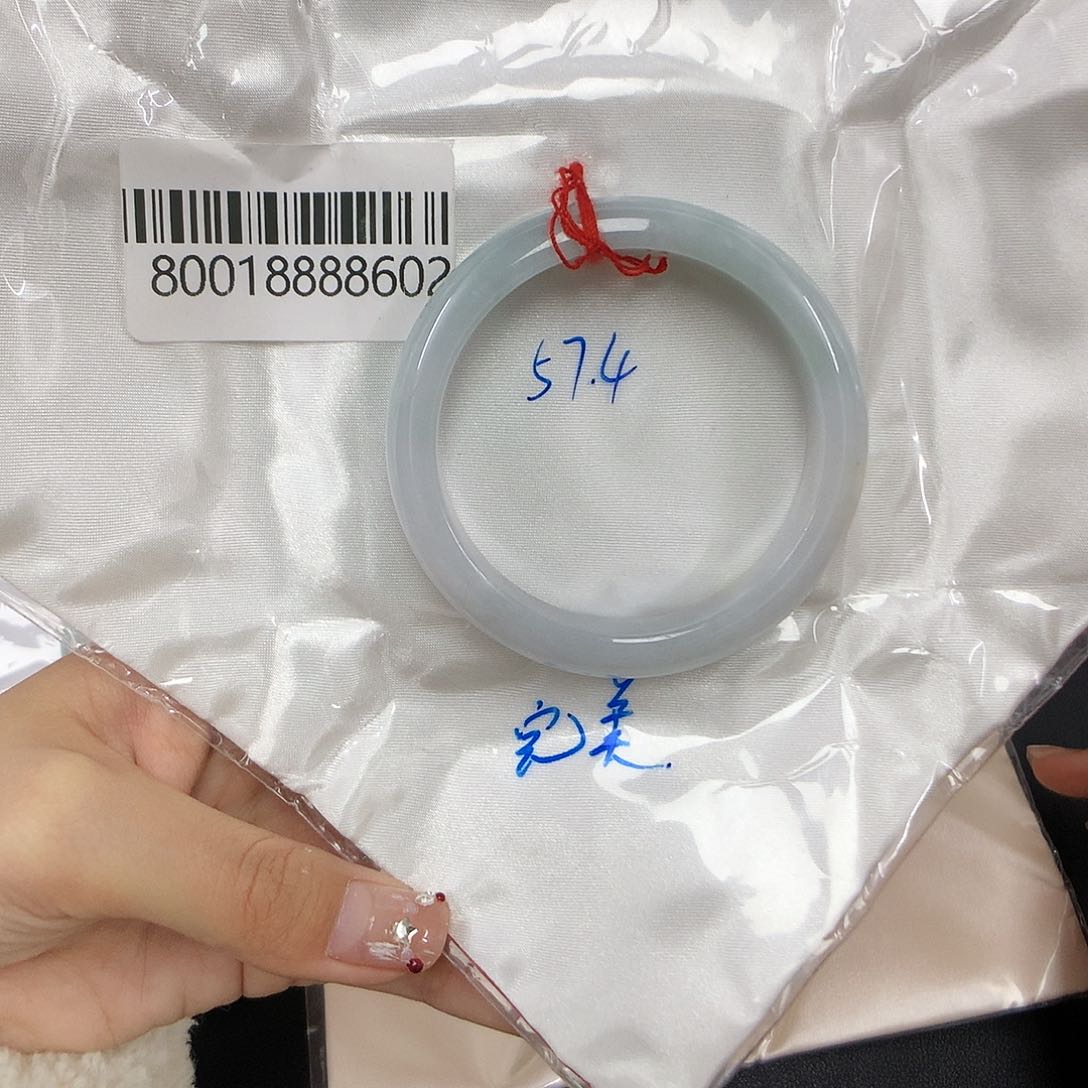 翡翠手镯未镶嵌天然缅甸翡翠手镯