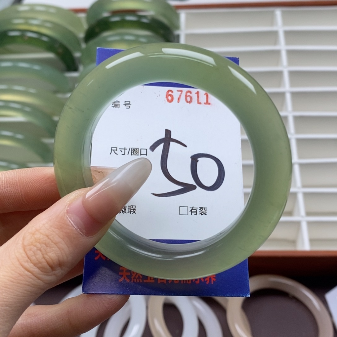 蛇纹石玉手镯未镶嵌