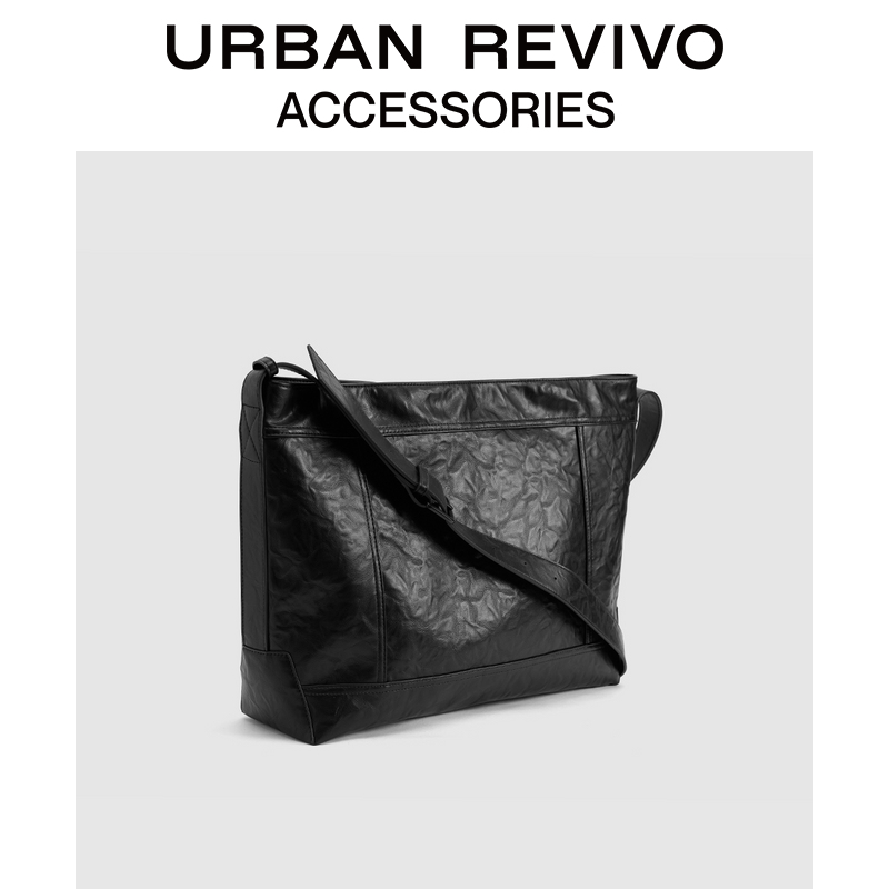 URBAN REVIVO2025夏季新款肌理感大容量斜挎包UAMB50079