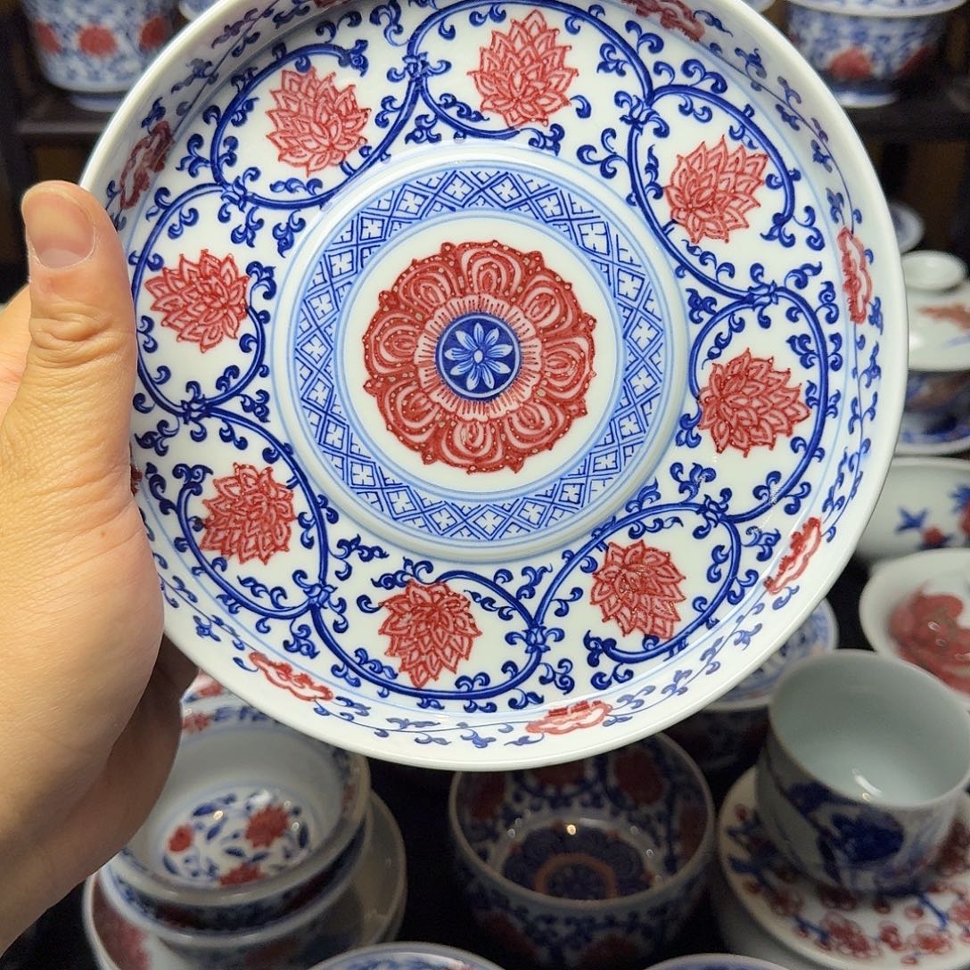 青花釉里红金刚莲壶承
