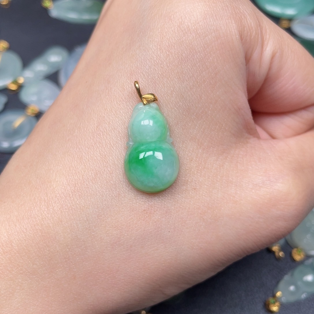 翡翠颈饰18K金镶嵌翡翠