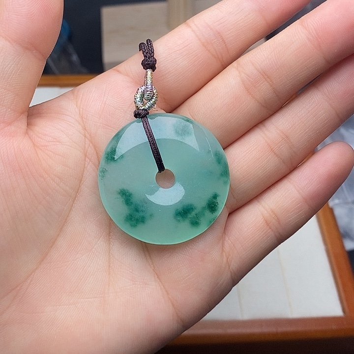 翡翠未镶嵌颈饰140手串