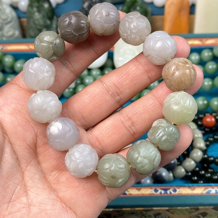 和田玉颈饰未镶嵌