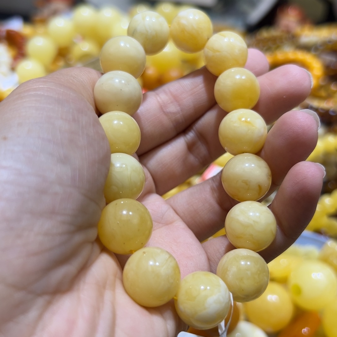 琥珀珠宝奇石未镶嵌