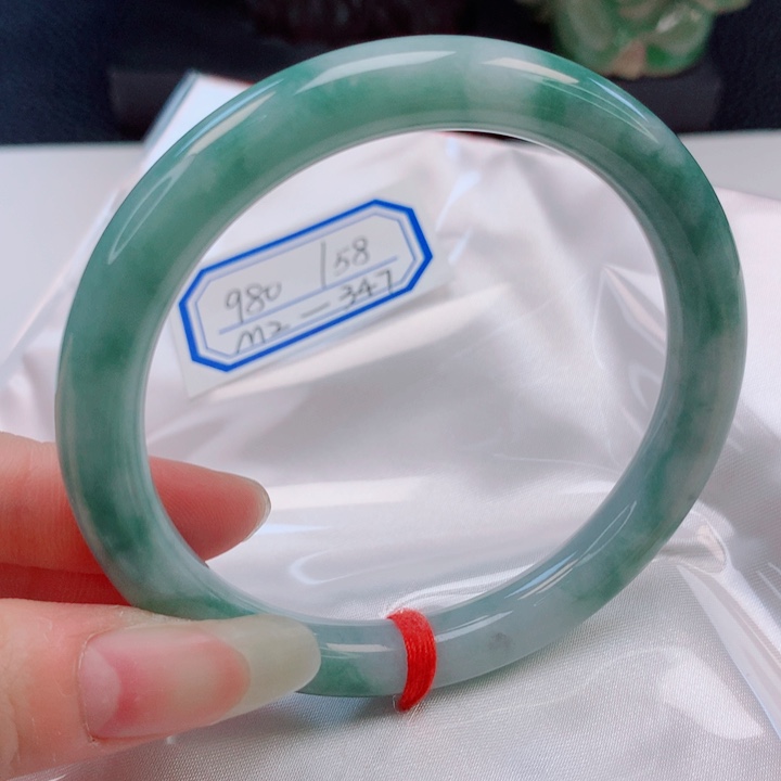 翡翠手镯（圆镯）未镶嵌