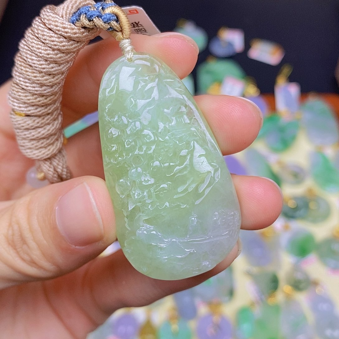 翡翠颈饰未镶嵌翡翠