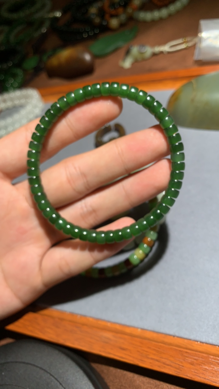 新疆和田玉精工单圈手串