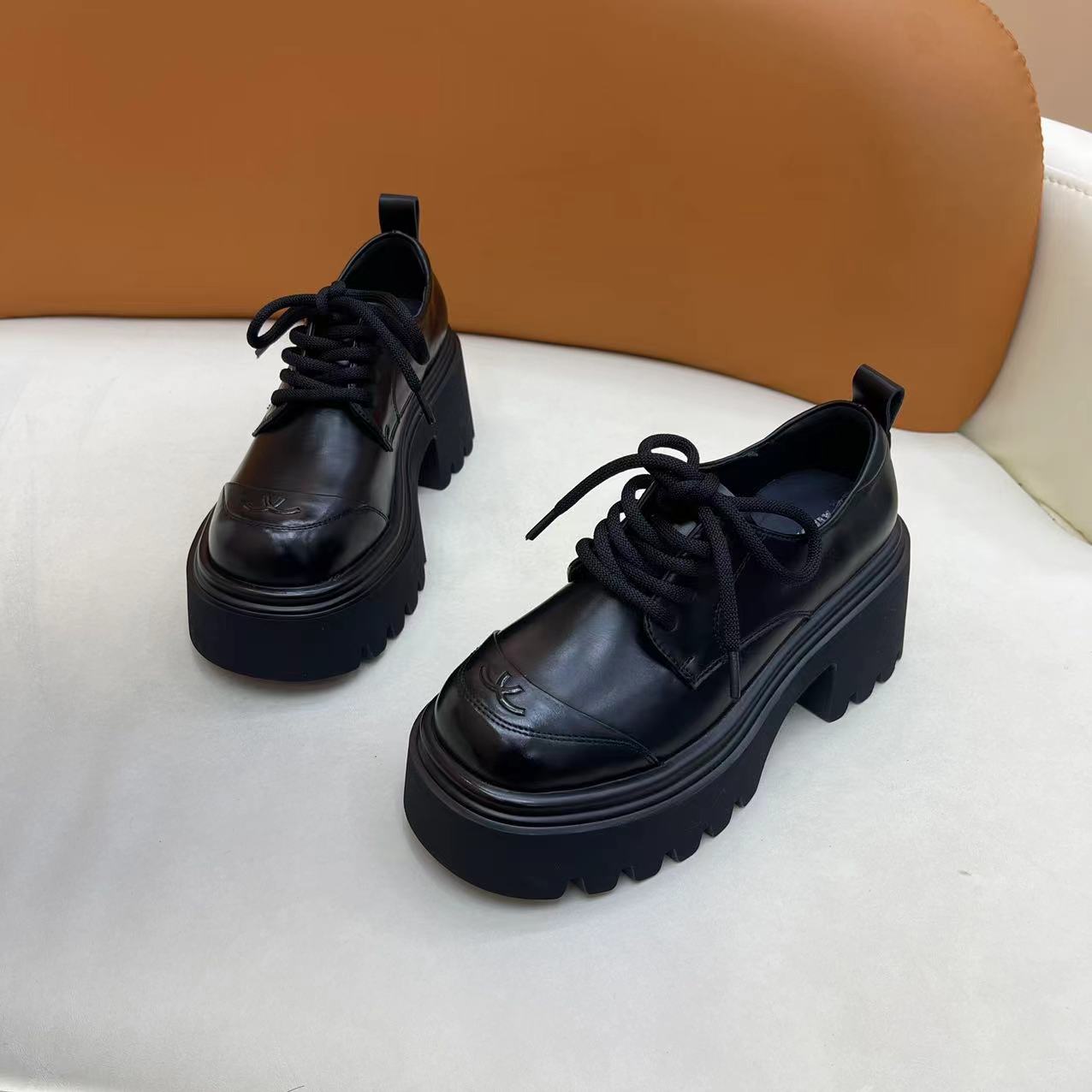 2025《唐宁街》新款黑色时尚百搭厚底春季系带松糕底粗跟圆头英伦风