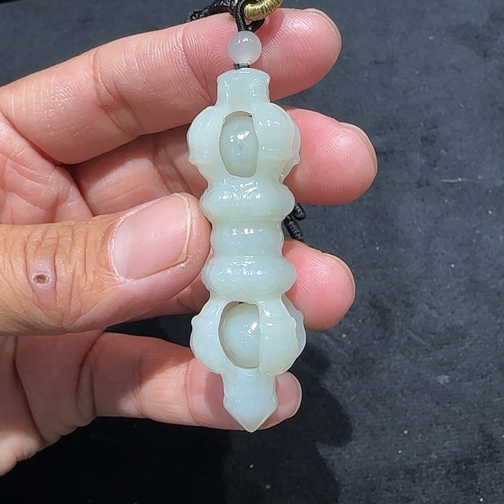 和田玉未镶嵌颈饰新疆且末蓝