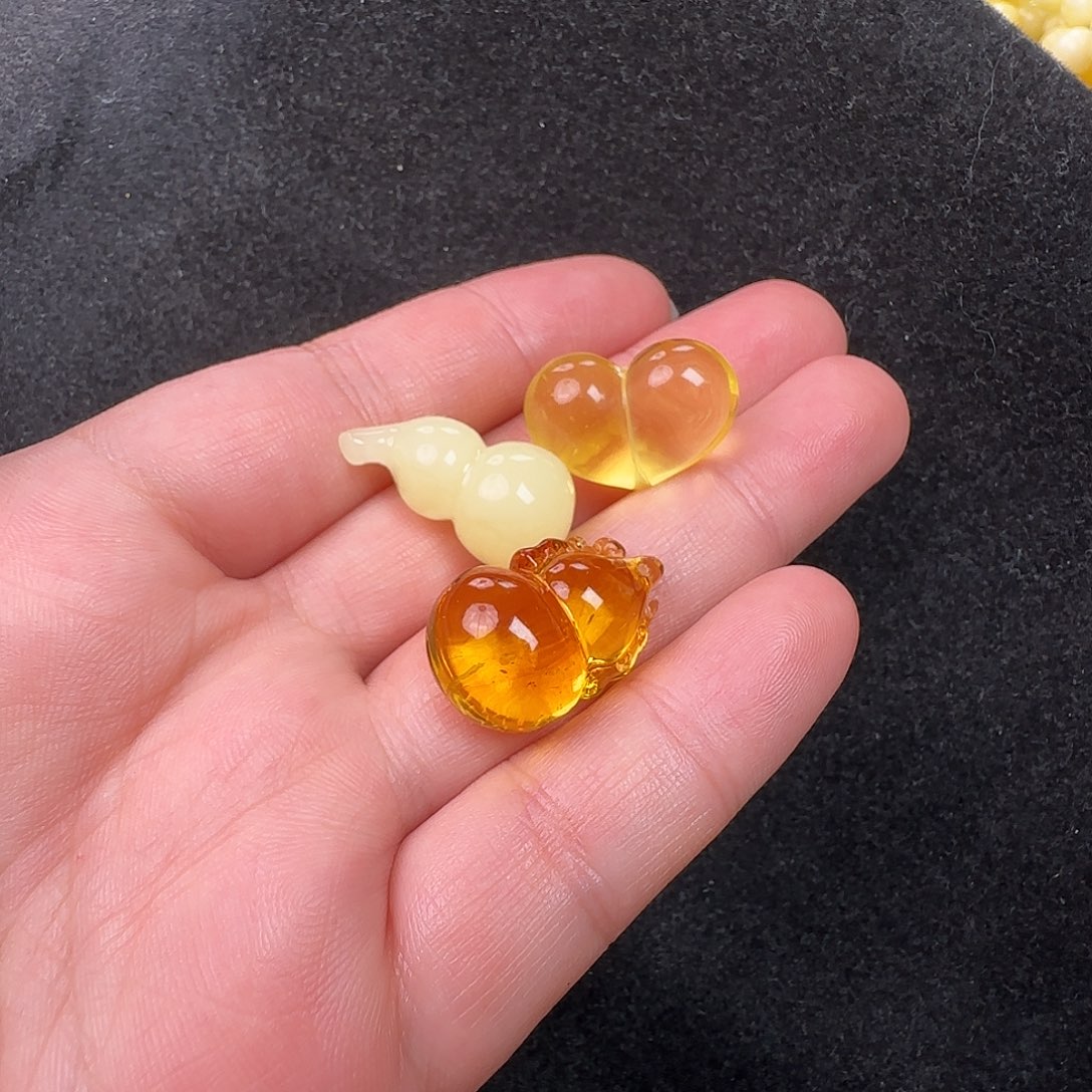 蜜蜡未镶嵌珠宝奇石5.1