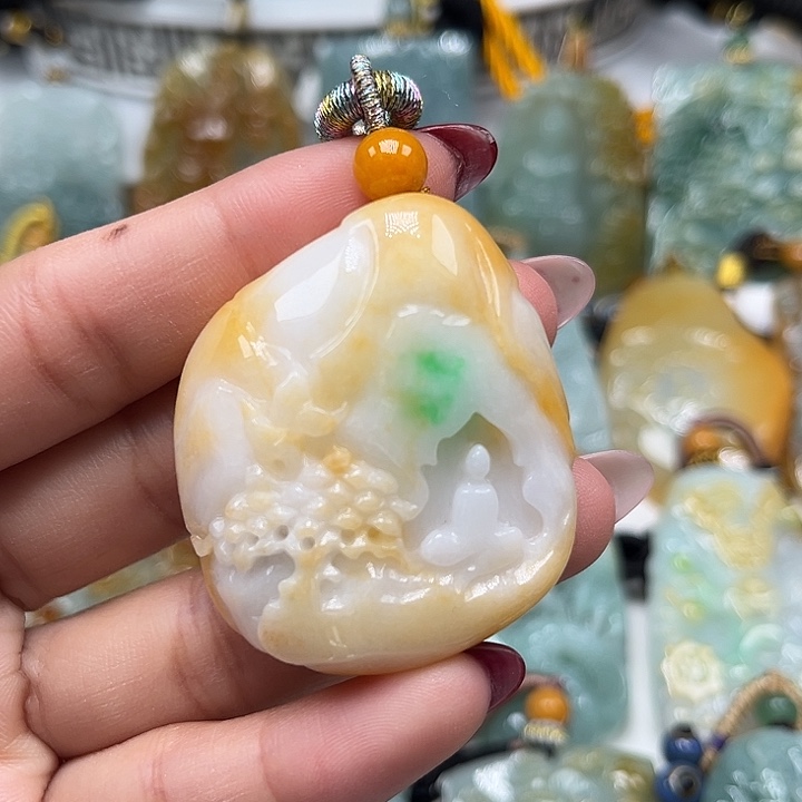 翡翠未镶嵌颈饰悟道