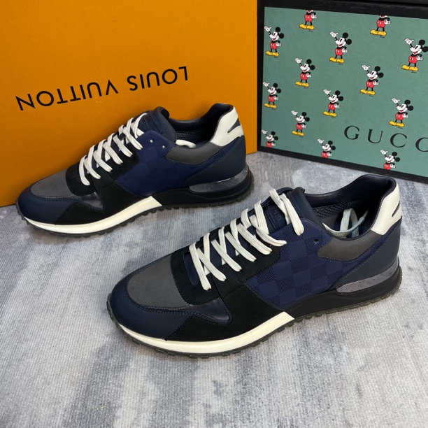 未使用 LouisVuitton/路易威登 黑蓝白棋盘格运动鞋/41码