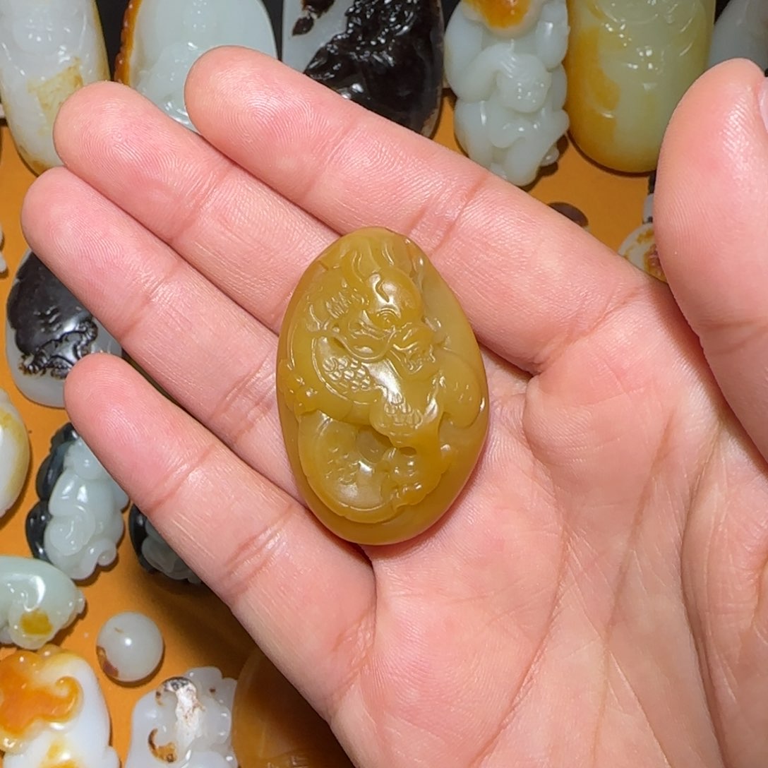 和田玉颈饰未镶嵌