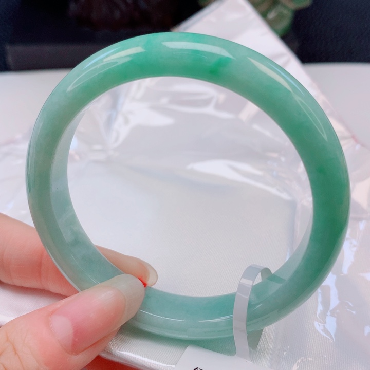 翡翠未镶嵌手镯55圈