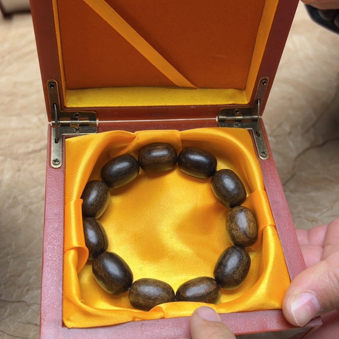 大叶紫檀（黑酸枝木类）